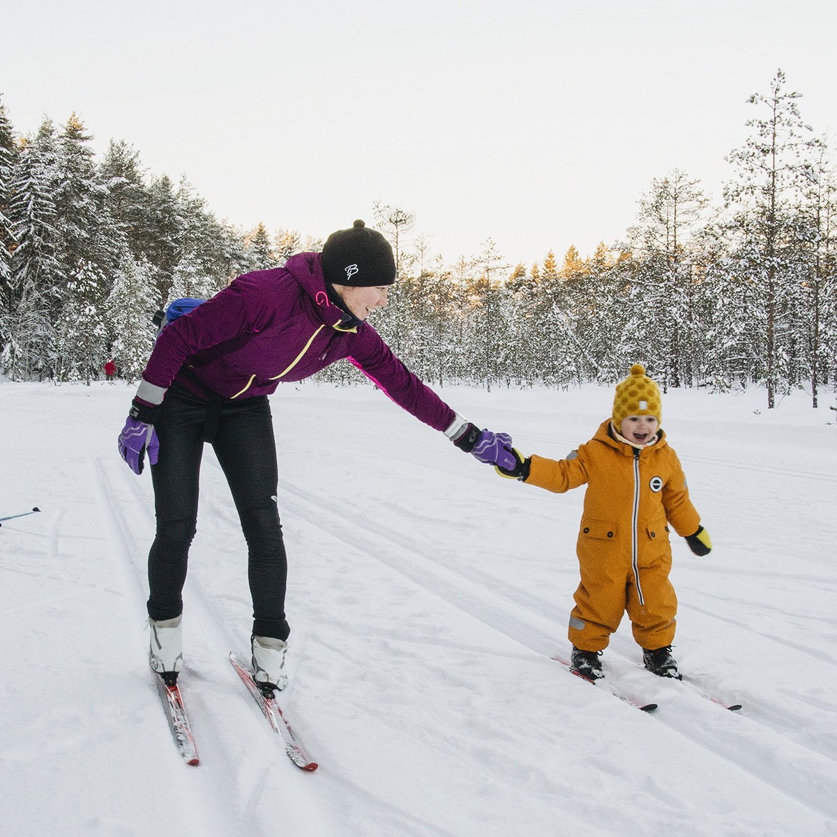 Lapsen hiihdon opettelu – viisi hyvää vinkkiä aloitukseen